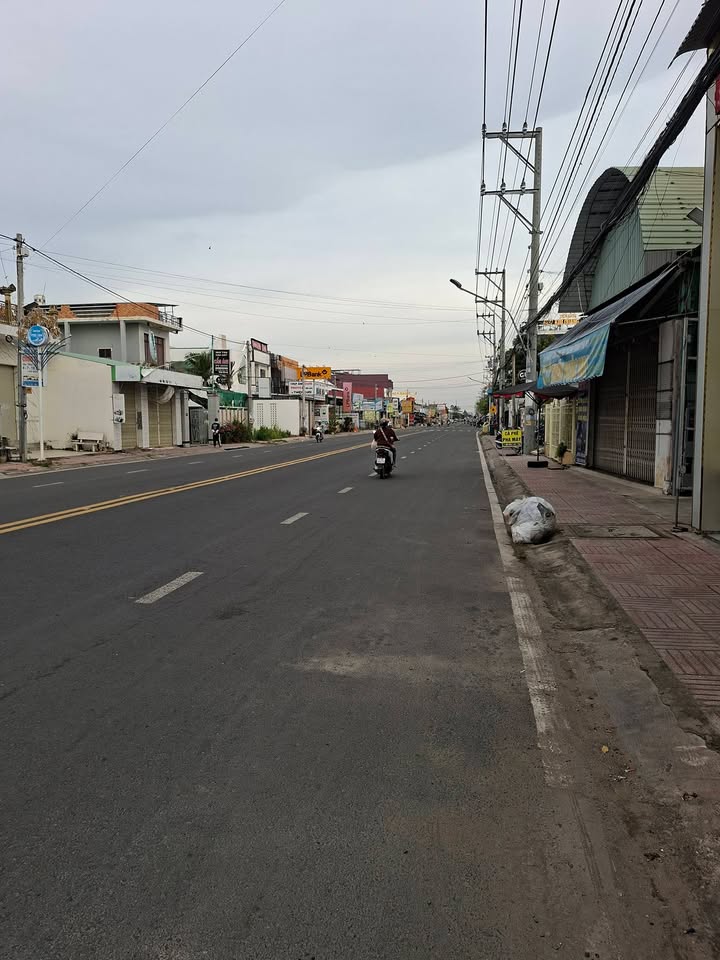 Nhà cho thuê tại xã Phú Tân, An Giang - Diện tích 186m², giá chỉ 5 triệu/tháng!