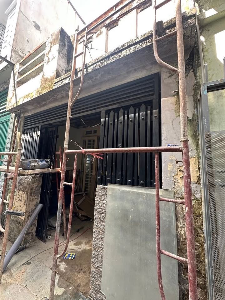 Nhà phố Tân Thới Hiệp, quận 12, 45m² giá 3 tỷ - Hẻm an ninh, gần Metro!