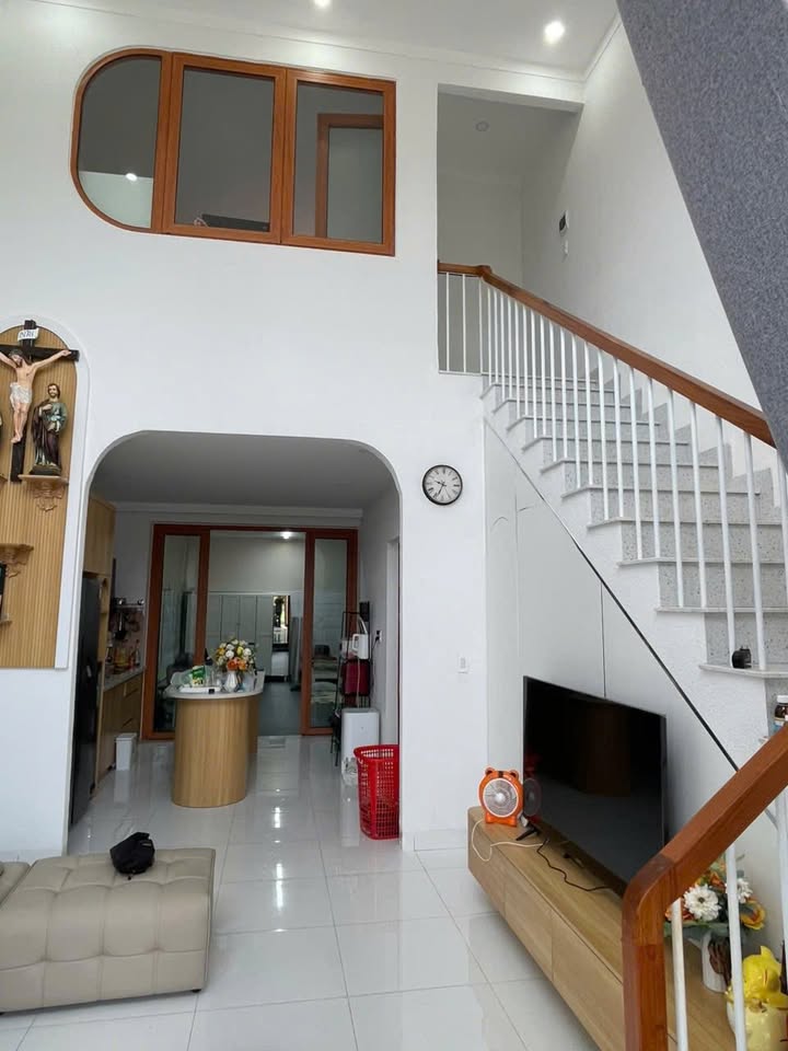 Nhà hẻm Triệu Quang Phục - 105m² giá 2.15 tỷ - Nhà mới đầy đủ tiện nghi!