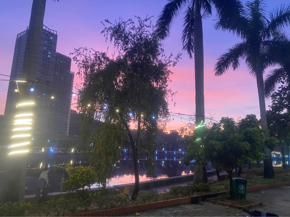 Nhà 3 tầng mặt hồ Yết Kiêu, Hạ Long 75m² giá 10 tỷ - Đầu tư sinh lời tuyệt vời!