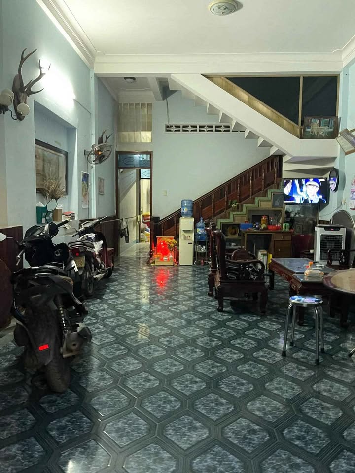 Nhà mặt tiền Lý Thường Kiệt, Quy Nhơn 77.25m² giá 8.5 tỷ - Pháp lý rõ ràng!