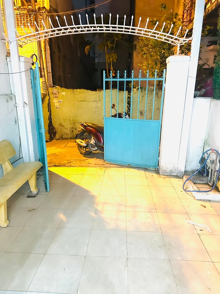 Nhà cho thuê 3 tầng tại Lộc Thọ, Nha Trang 50m² giá 6.8 triệu - Gần trung tâm tiện lợi!