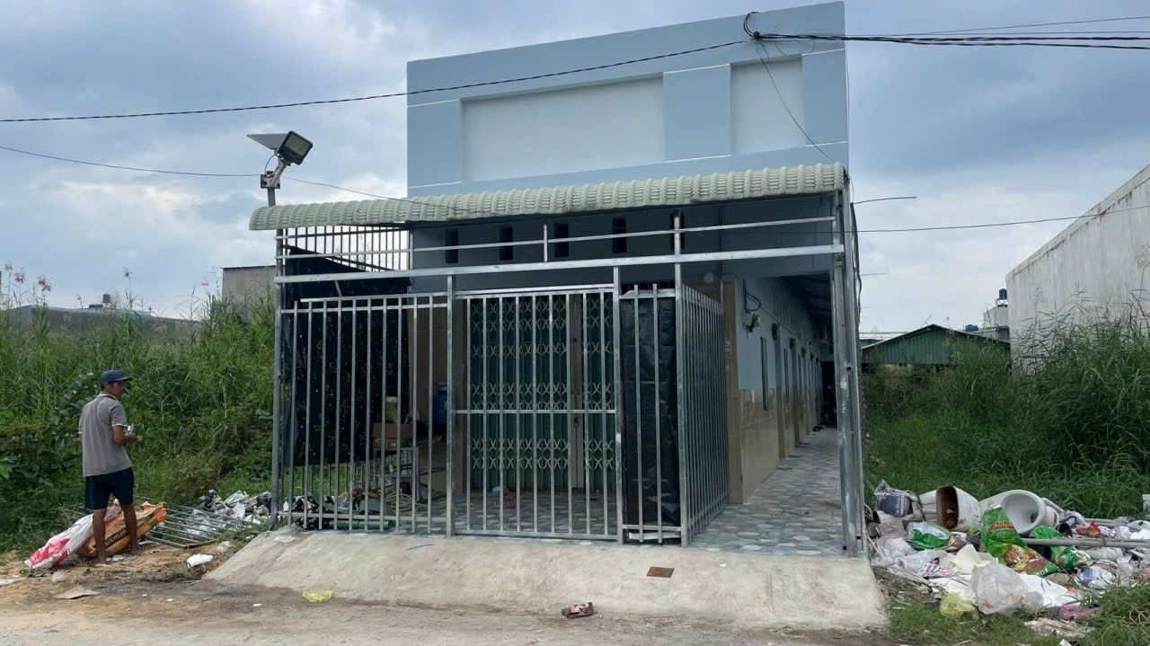 Nhà trọ 7 phòng khu dân cư Tân Đức, Đức Hòa 125m² giá 2.2 tỷ - Đầu tư sinh lời lý tưởng!