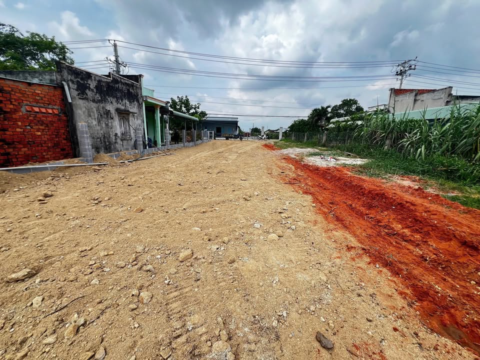 Bán lô đất 1400m² mặt tiền đường bê tông tại phường Bình Thuận, chỉ 2.9 tỷ - Đầu tư sinh lời!