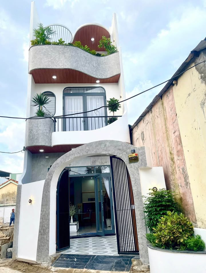 Nhà mới xây tại K97/36 Nguyễn Lương Bằng, quận Liên Chiểu, 73m² giá 6.1 tỷ - Thiết kế hiện đại, nội thất xịn!