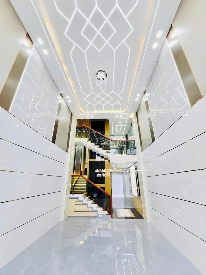 Nhà 5 tầng thang máy Bình Hưng Hoà A 78m² giá 9 tỷ - Full nội thất sang trọng!