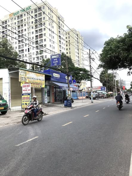 Nhà 2 Tầng Hẻm Xe Hơi 90m² Thủ Đức - Giá Chỉ 4 Tỷ