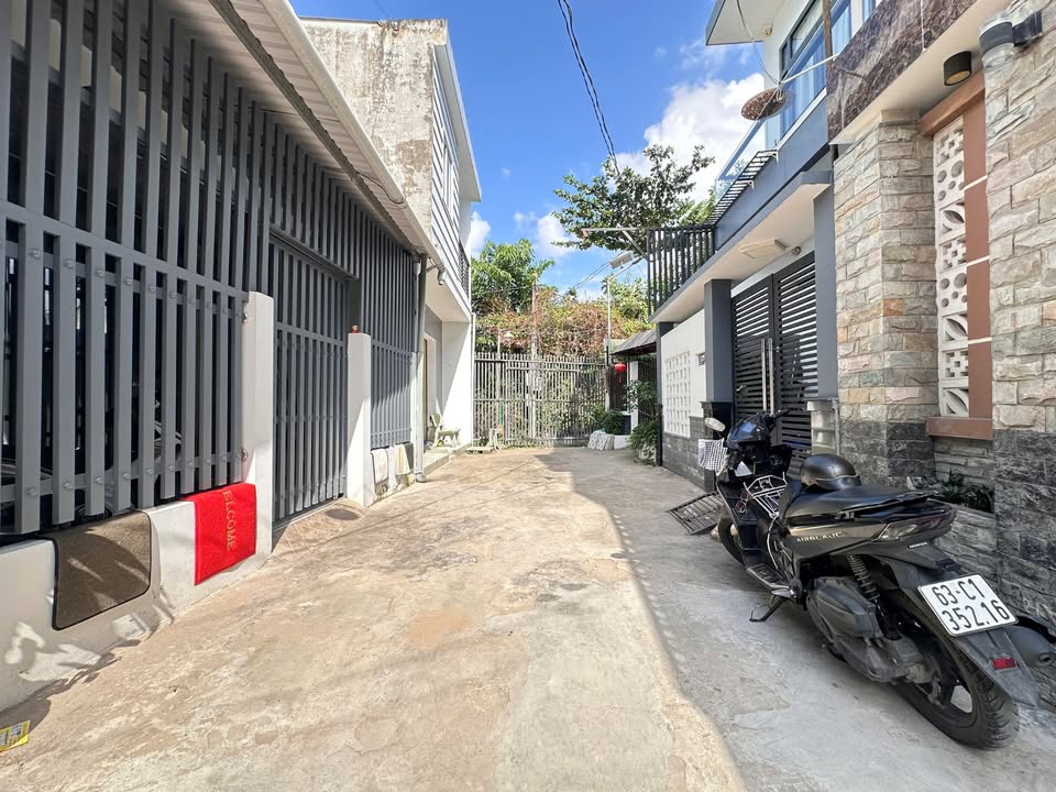 Nhà sân vườn phường Mỹ Phong, Mỹ Tho 160m² giá 3.85 tỷ - Không gian sống lý tưởng!