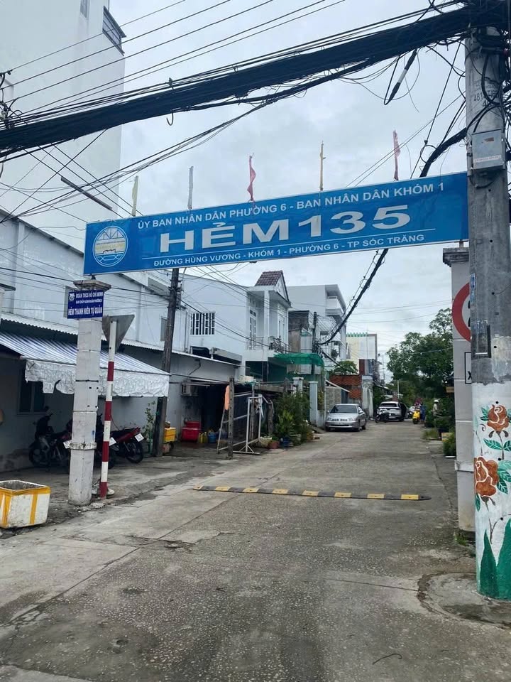 Nhà Trệt 100.3m² hẻm 135 Đường Hùng Vương - Giá 2.1 tỷ, Sổ đỏ chính chủ!