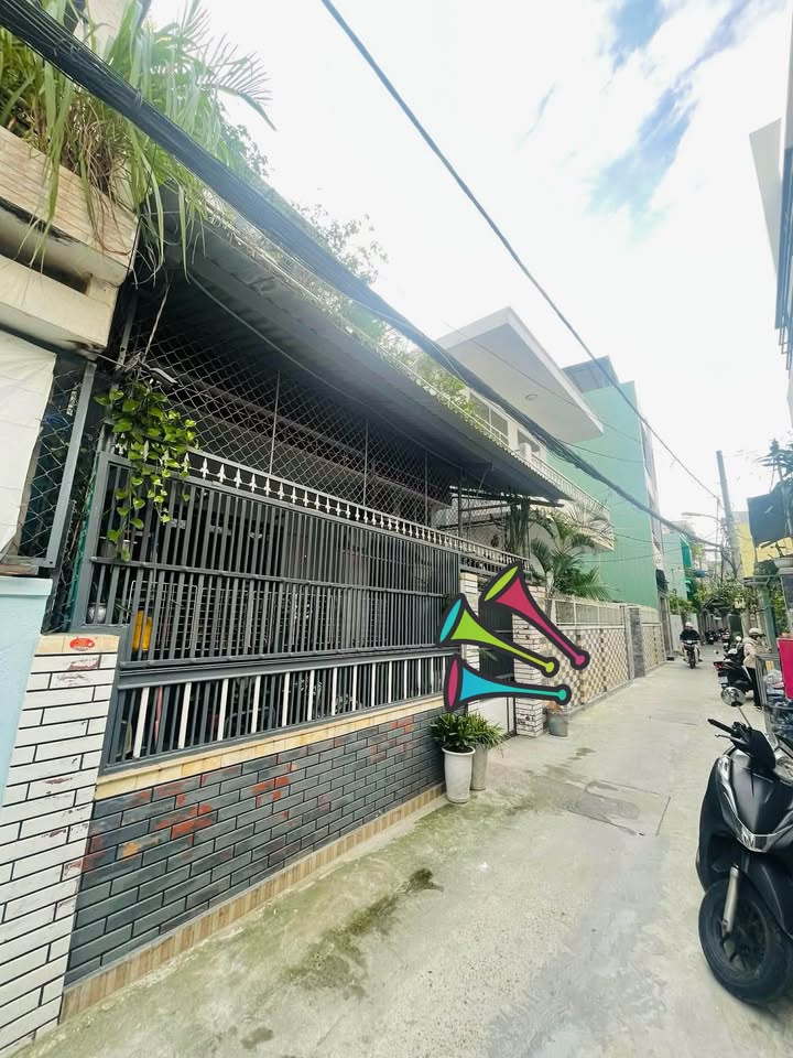 Nhà 3 tầng mặt tiền đường Trần Cao Vân 75m² giá 4 tỷ - Gần biển Đà Nẵng!