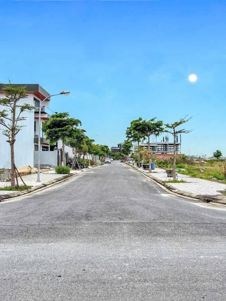 Nhà phố Hòa Quý Đà Nẵng 148m² giá 7 tỷ - Sổ hồng chính chủ, giao ngay!