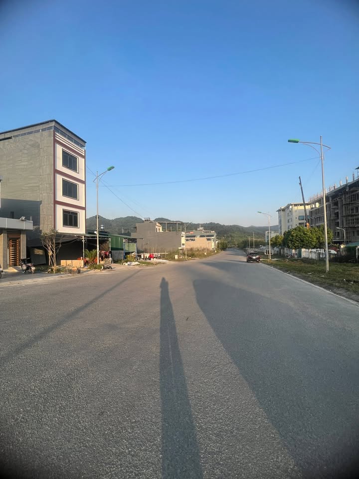 Đất nền đường B10 Cam Đường Lào Cai 100m² giá 2.1 tỷ - Đầu tư sinh lời ngay!