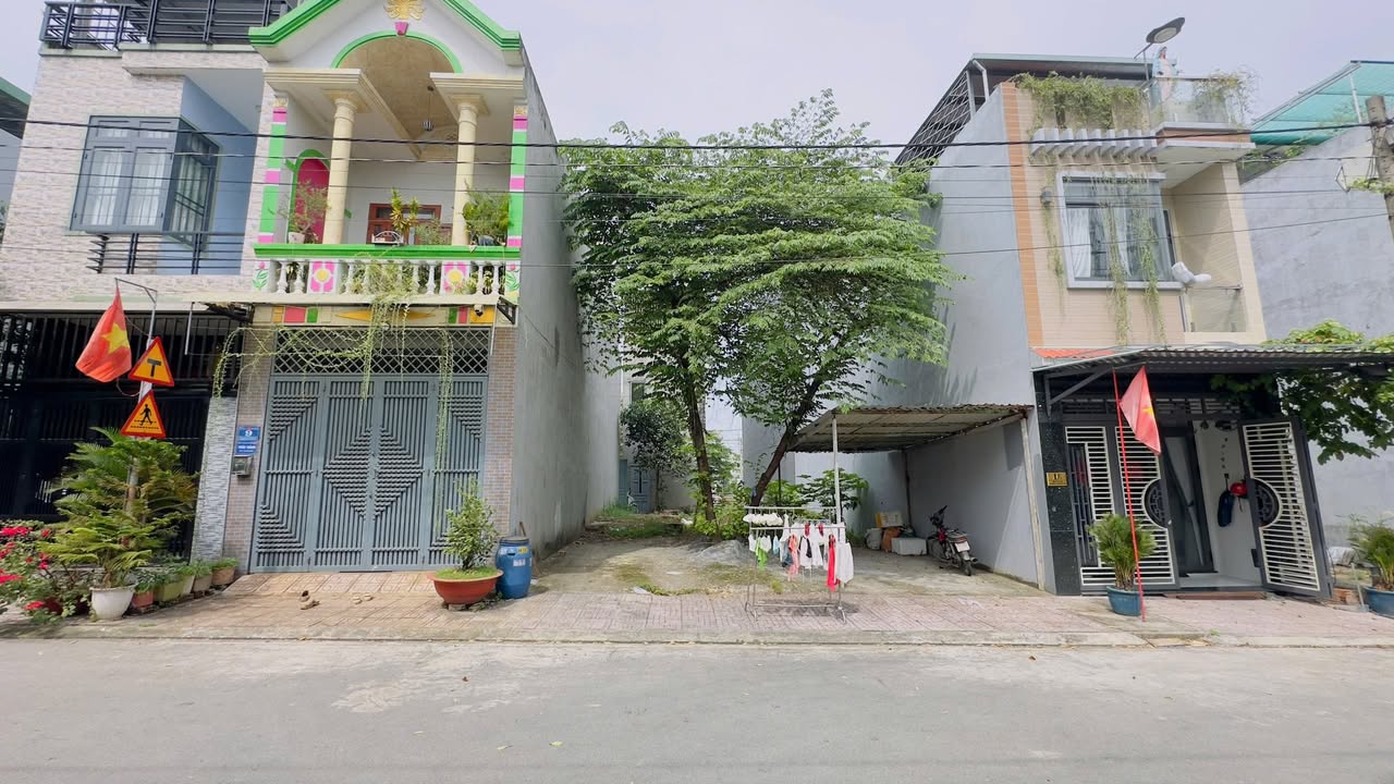 Đất KDC Lê Phong Tân Bình 69m² giá 3.3 tỷ - Sổ hồng riêng, thổ cư 100%!