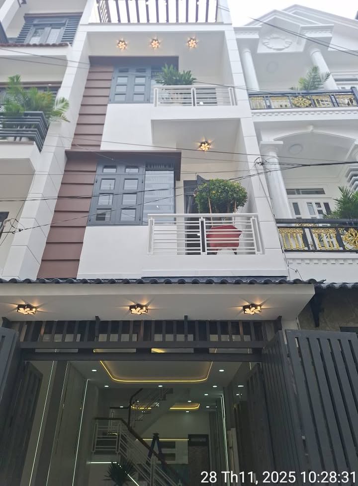 Nhà 3 Tầng Hiệp Thành Q12 52m² giá 5 tỷ - Hẻm xe hơi thông thoáng, full nội thất!