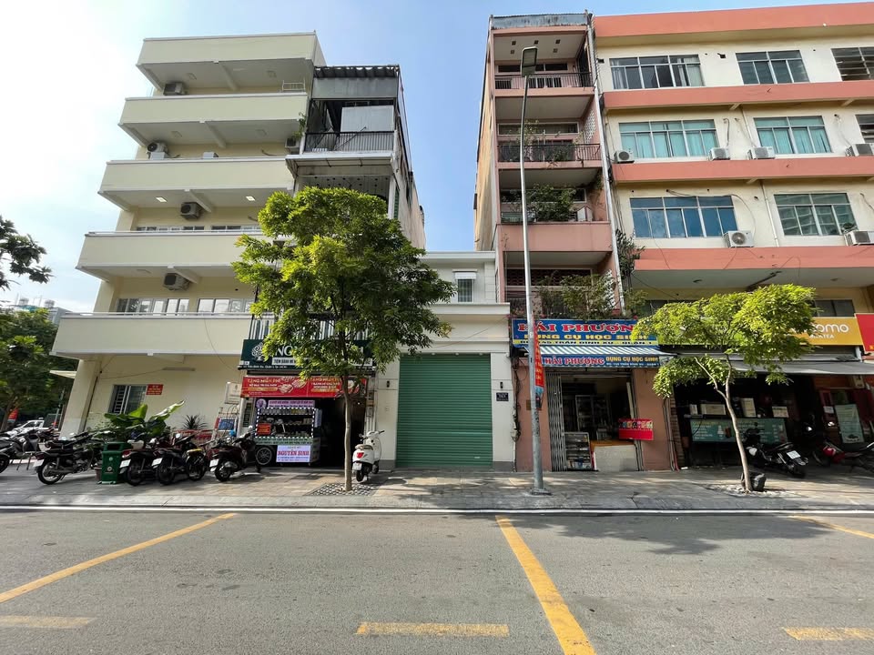 FrontHouse 143 Trần Đình Xu, Q1 68m² giá 23 tỷ - Đầu tư sinh lời cao!