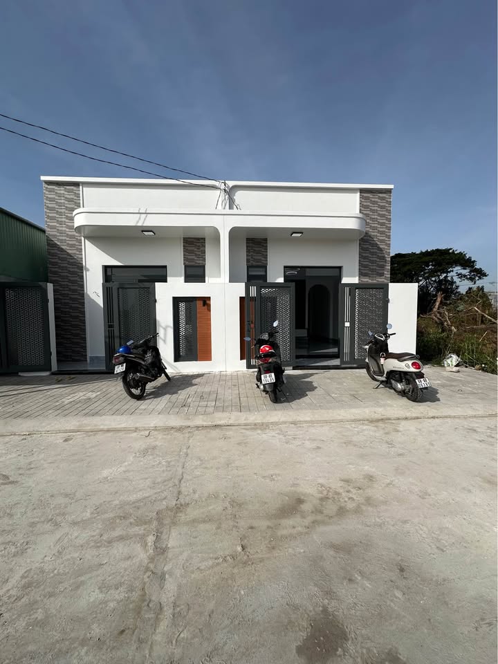 Nhà bán mới hoàn thiện tại KDC Dương Minh Châu, Rạch Giá 95m² giá 1.6 tỷ - Nội thất tặng kèm!