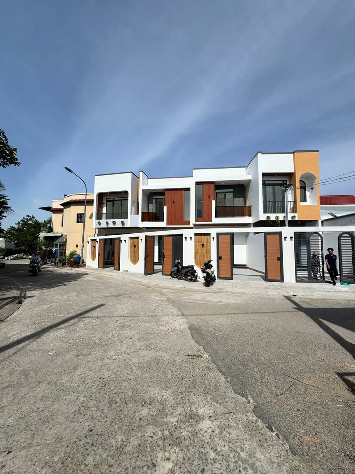 Nhà phố Rạch Giá 103.95m² giá 2.85 tỷ - Mặt tiền Sương Nguyệt Ánh, tặng nội thất cao cấp!