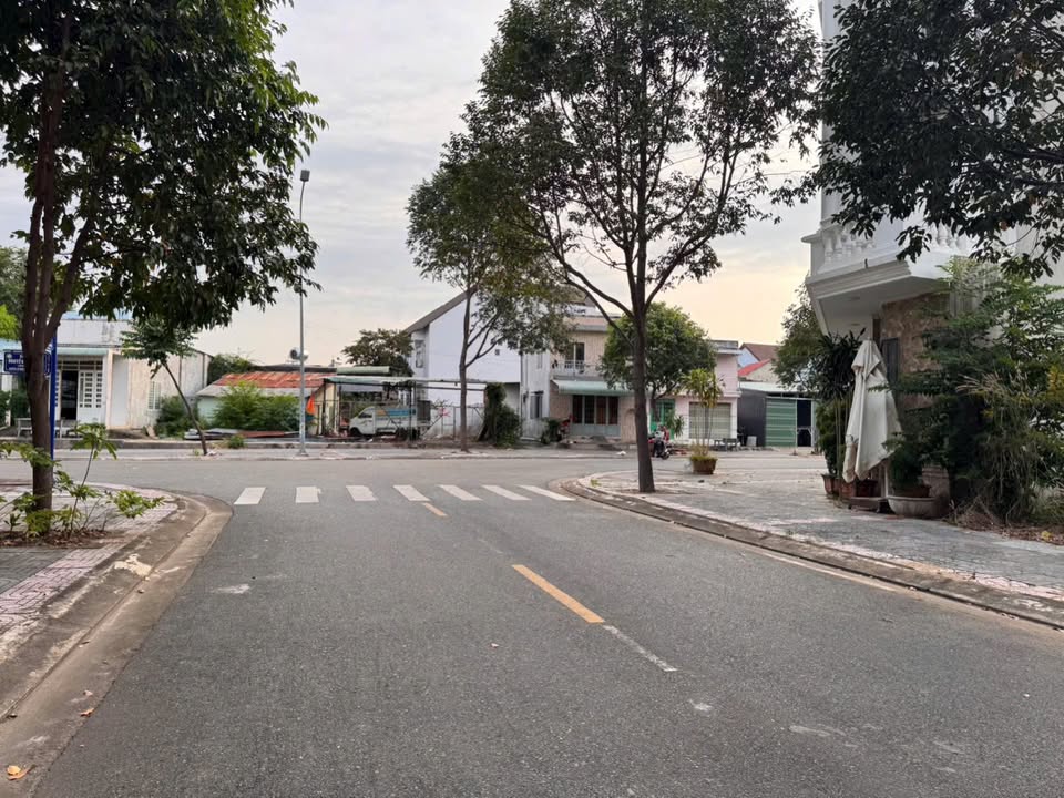 Nhà Phước Nguyên, Bà Rịa 99m² giá 3.9 tỷ - Khu dân cư đông đúc, tiện ích đầy đủ!