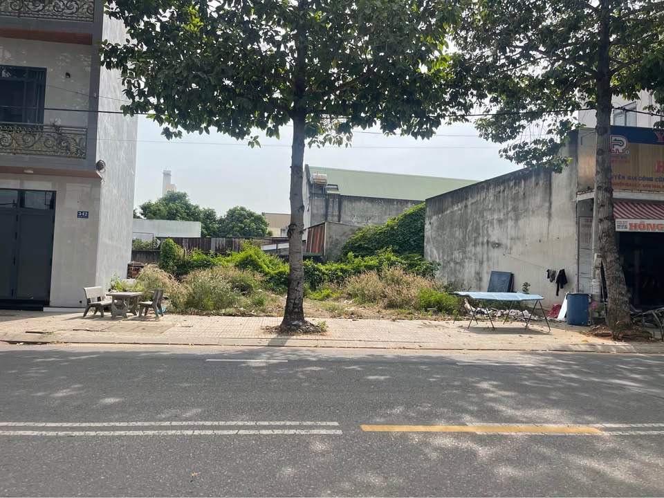 Lô biệt thự mặt tiền đường Nguyễn Văn Cừ, phường Bà Rịa, 140m² giá 6.8 tỷ - Vị trí đắc địa, tiện ích xung quanh!