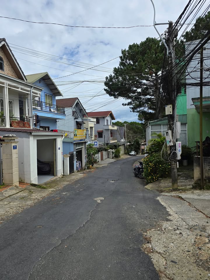 Nhà nguyên căn đường Nguyễn Hữu Cảnh Đà Lạt 170m² giá 12 triệu - Hợp đồng lâu dài!