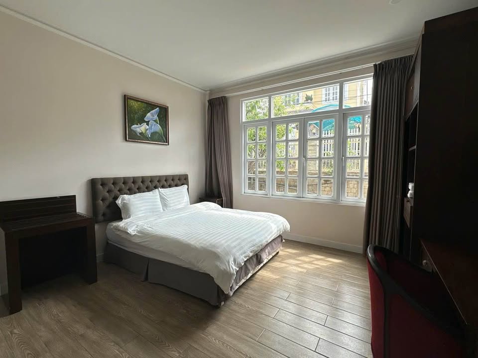 Khách sạn 2 mặt tiền đường chính tại Đà Lạt - Giá thuê chỉ 40 triệu/tháng!