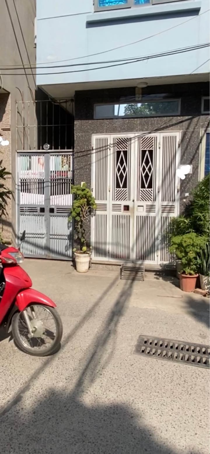 Nhà mặt phố Chiến Thắng 45m² giá 6 tỷ - Ô tô đỗ cửa, vị trí đắc địa!