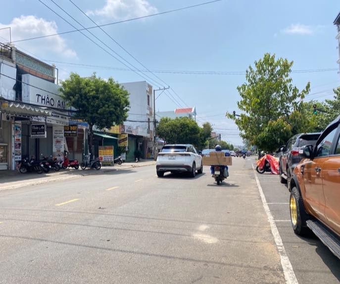 Nhà mặt tiền đường Hà Giang, Bảo Lộc 100m² giá 12.5 tỷ - Cơ hội đầu tư tuyệt vời!