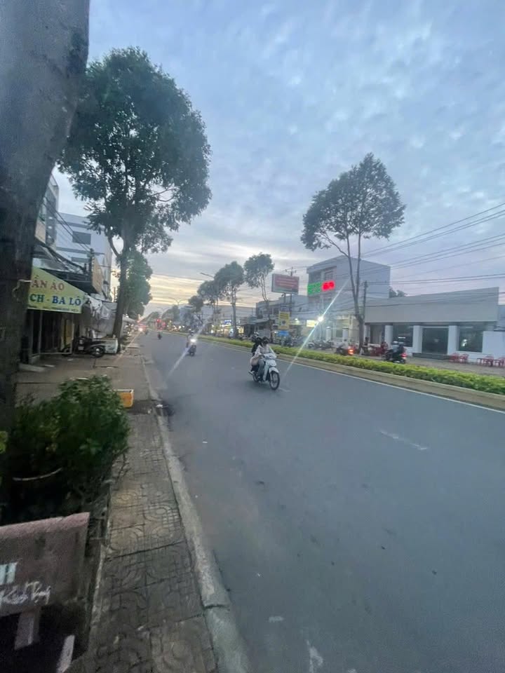 Nhà trệt lửng mặt tiền Trần Hưng Đạo, TP Sóc Trăng 67m² giá 3 tỷ - Vị trí đắc địa gần vòng xoay!