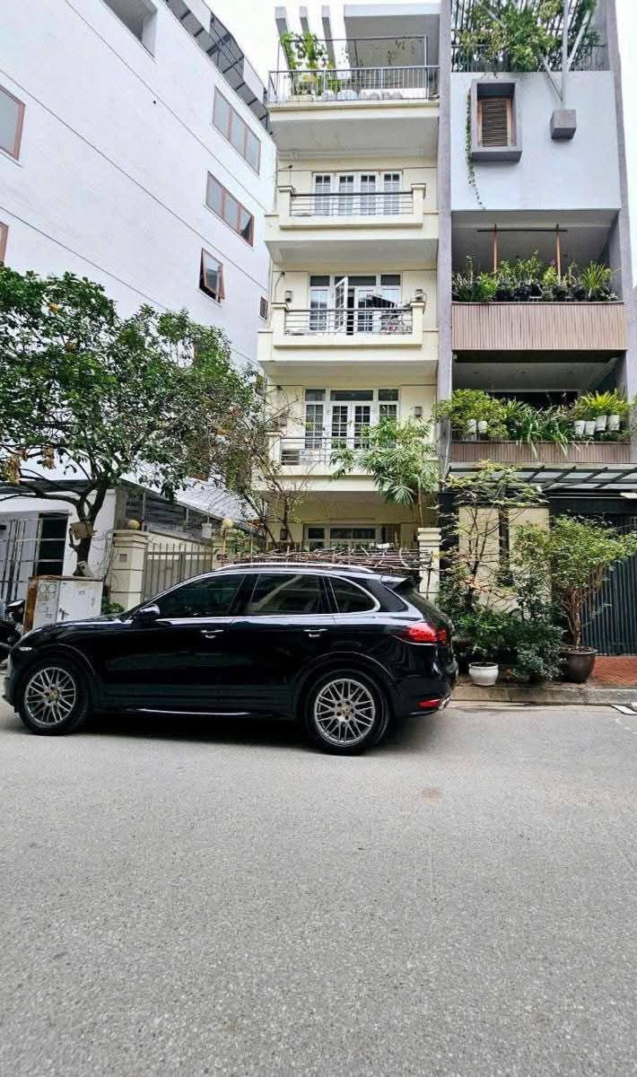 Cho thuê tòa nhà 5 tầng tại Giảng Võ, Ba Đình - Diện tích 90m², hợp đồng linh hoạt!