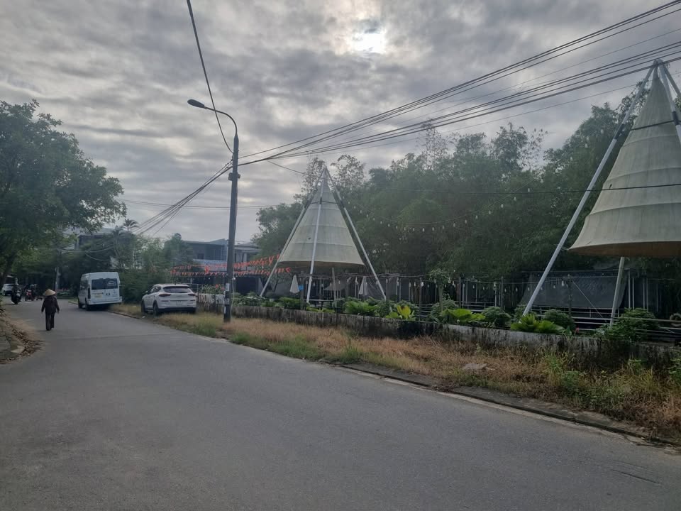 Lô đất Phù Đổng giao Thu Bồn 100m² giá 4,25 tỷ - Cơ hội đầu tư hiếm có!