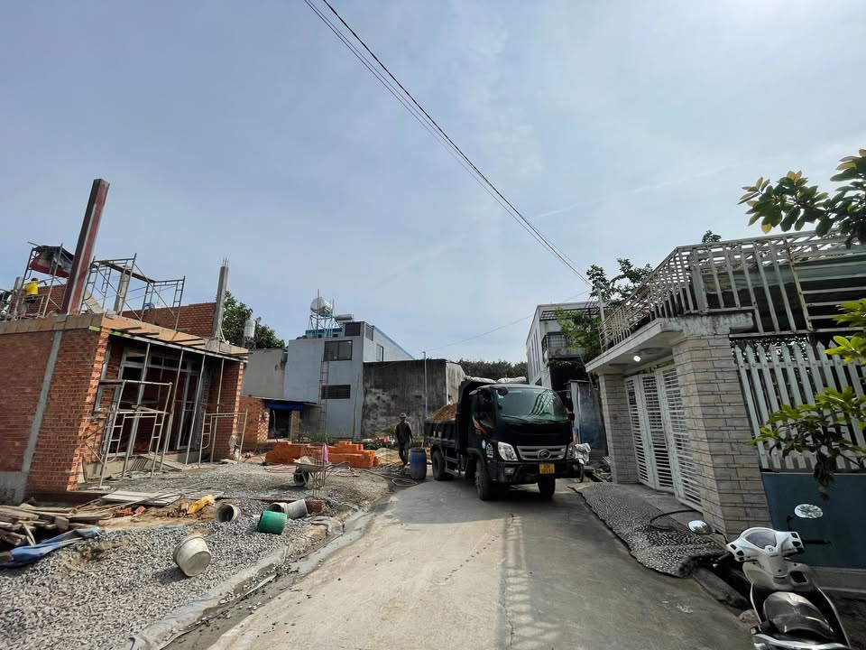 Nhà Gác Lửng Trảng Bom 105m² giá 1.7 tỷ - Thiết kế hiện đại, sổ riêng!