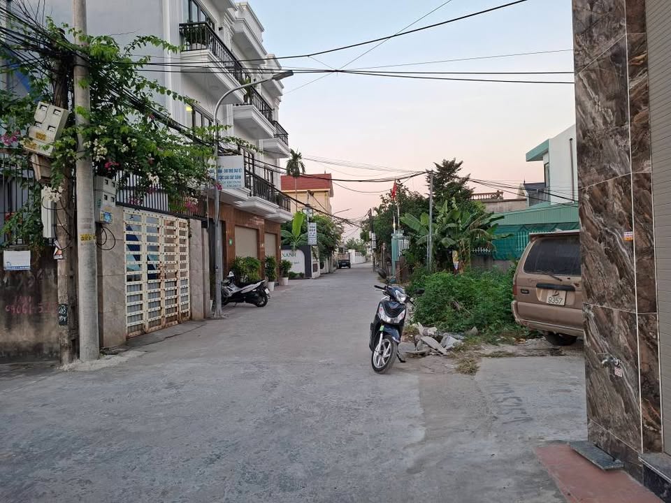 Nhà 3 Tầng Độc Lập Tại Hồng Thái 60m² Giá 2.8 Tỷ - Ô Tô Đỗ Cửa, Full Nội Thất