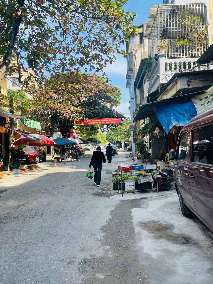 Nhà 3 tầng đường Hoàng Diệu, Thái Bình 40m² giá 1.9 tỷ - Sẵn sàng vào ở ngay!