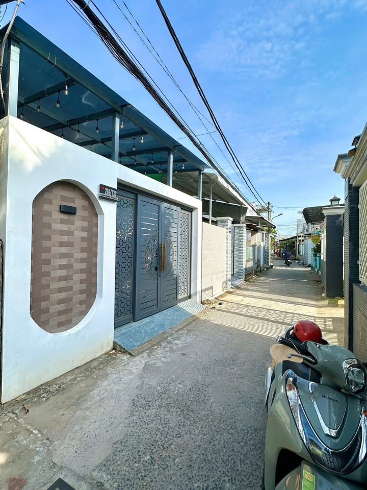 Nhà riêng Bình Thủy 99m² giá 3 tỷ - Sổ hồng chính chủ, thương lượng ngay!