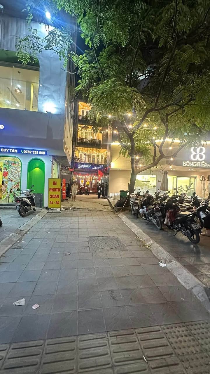 Nhà phố Duy Tân, Cầu Giấy 70m² giá 25 tỷ - Kinh doanh đỉnh, ô tô đỗ cửa!