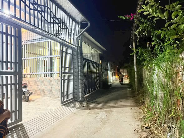 Nhà 1 Trệt 1 Lầu Phú Tân Bến Tre 100m² giá 1.69 tỷ - Ô tô vào tận cửa!