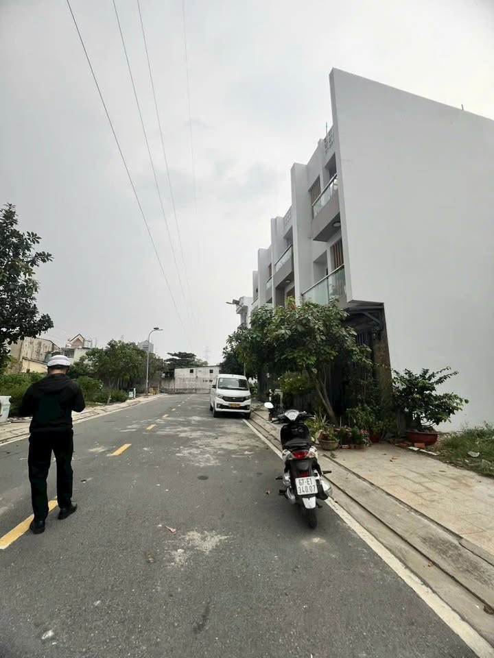 Đất nền Bình Tân 56m² giá 3.7 tỷ - Đường nhựa 12m, vị trí đắc địa!