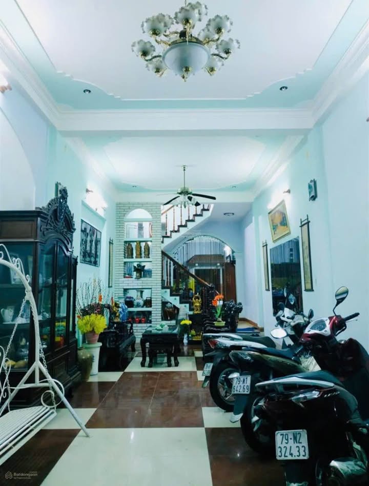 Nhà mặt tiền Lê Hồng Phong Nha Trang 82.9m² giá 10 tỷ - Vị trí đắc địa kinh doanh