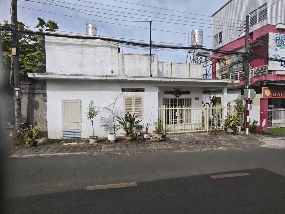 Nhà mặt tiền Nguyễn Thị Minh Khai, Bảo Lộc 66m² giá chỉ 2.6 tỷ - Cơ hội đầu tư tuyệt vời!