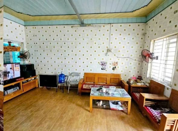 Nhà cấp 4 ngõ 852 Cẩm Sơn 95m² giá 900 triệu - Sẵn sàng ở ngay!