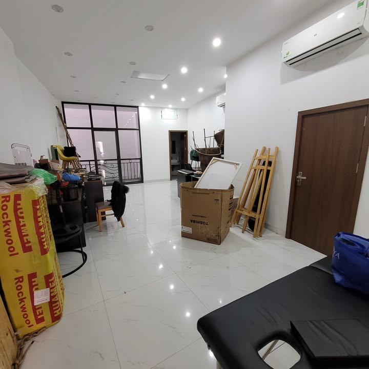 Cho thuê mặt bằng kinh doanh tại đường Tô Ngọc Vân Tây Hồ 50m² - Vị trí đắc địa, sẵn sàng hoạt động!
