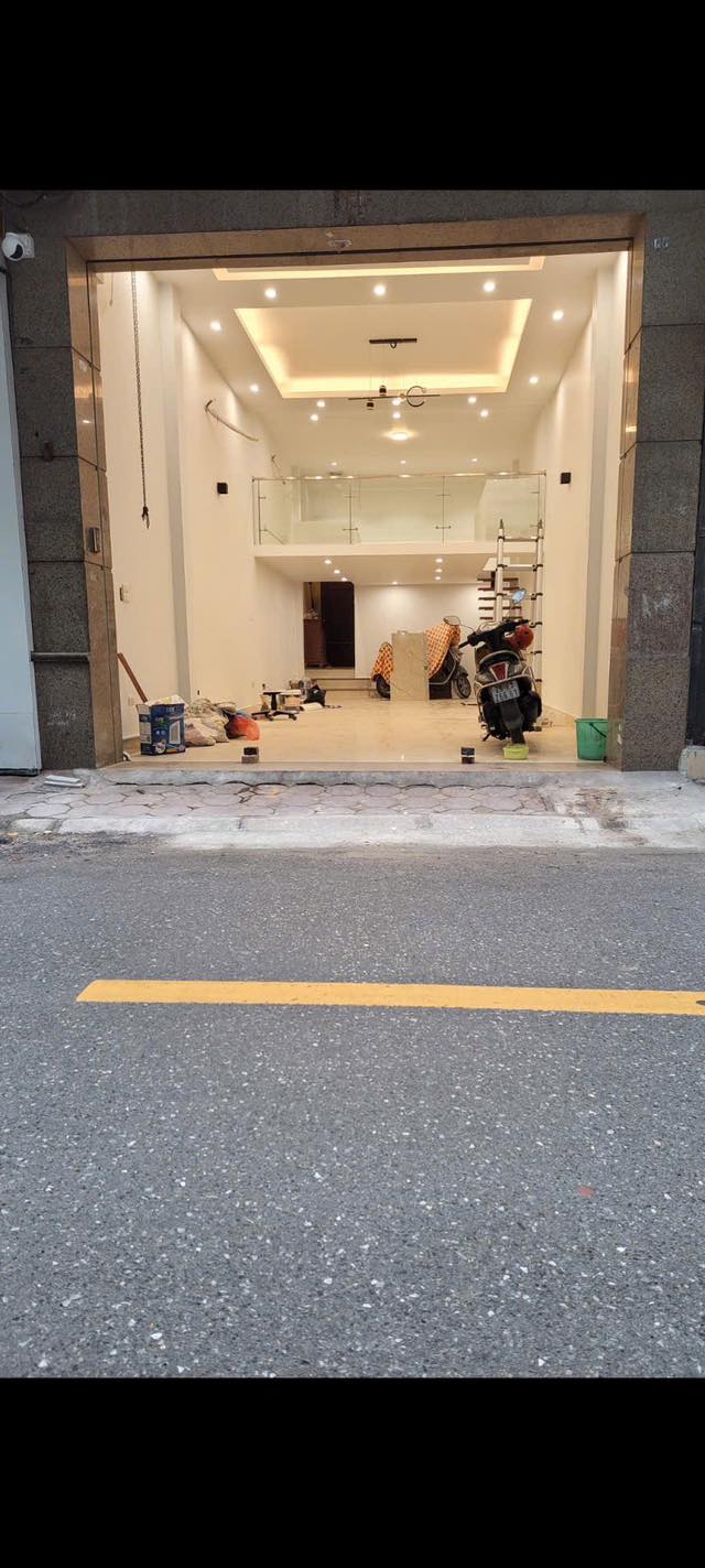 Cho thuê mặt phố Trần Hữu Tước 60m² - Khu vực sầm uất, dễ làm thương hiệu!