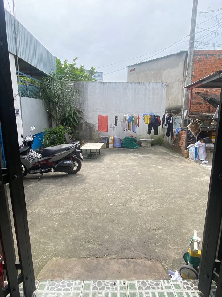 Nhà bán phường Đông Hòa, Dĩ An, 165m² giá 3 tỷ - Gần làng đại học!