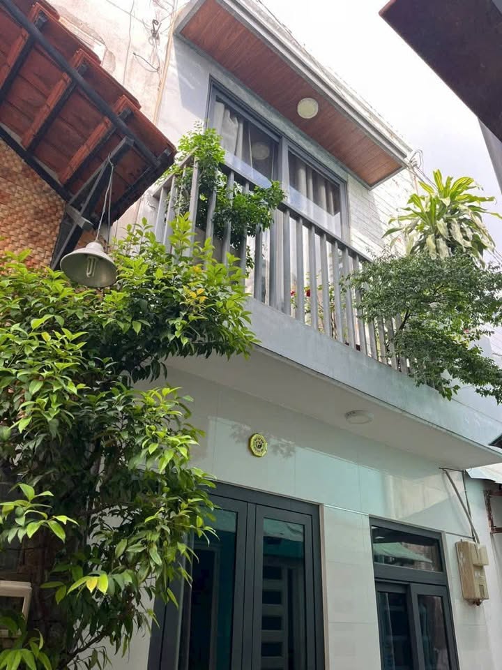 Nhà bán An Phú Đông, Quận 12 - Diện tích 62m², Giá 1.3 tỷ, Sẵn sàng vào ở!