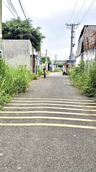 Nhà riêng Trảng Bom 100m² giá 1.3 tỷ - Sân xe hơi tiện lợi!