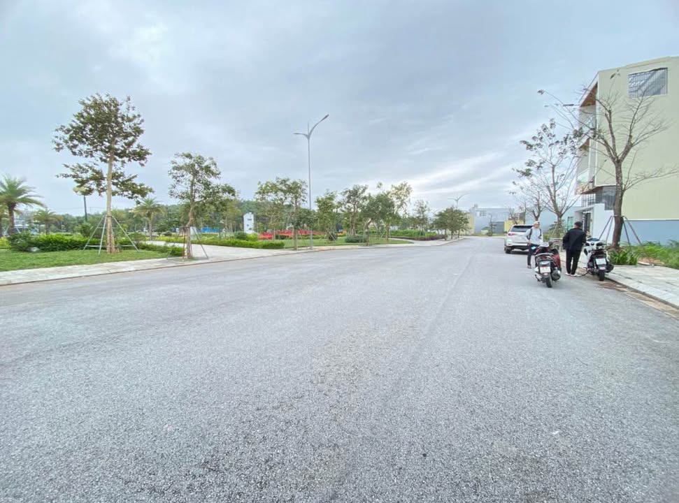 Đất nền Khu dân cư 577, Quảng Ngãi 100m² giá 1.9 tỷ - Đối diện công viên hồ tình yêu!
