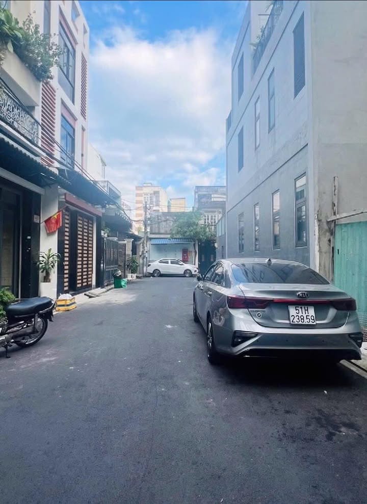 Nhà phố Tân Phú 77.5m² giá 9 tỷ - Khu VIP gần chợ Vải