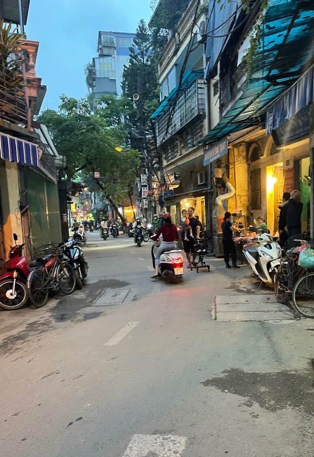 FrontHouse Đống Đa 38m² giá 15.9 tỷ - Kinh doanh đỉnh, ô tô đỗ cửa!