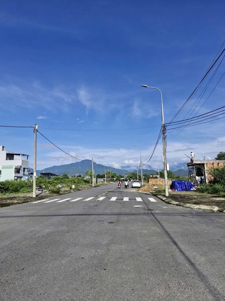 Đất nền Hòa Sơn Đà Nẵng 110m² giá 3,65 tỷ - Vị trí đắc địa, tiện ích đầy đủ!