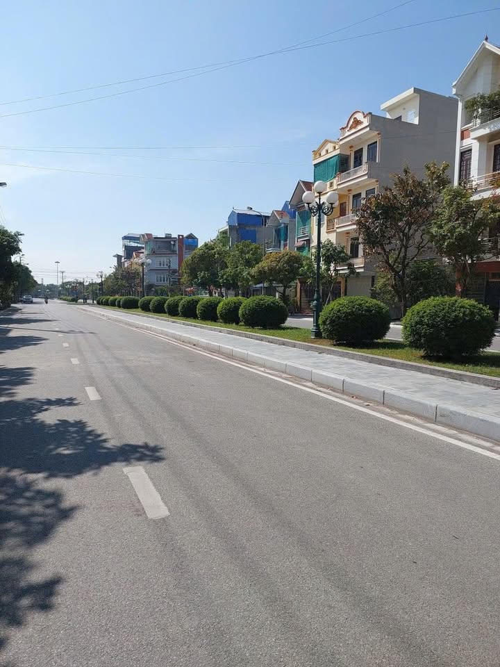 Đất mặt đường Nguyễn Văn Cừ, Nam Định 80m² giá 5.2 tỷ - Cơ hội đầu tư hấp dẫn!